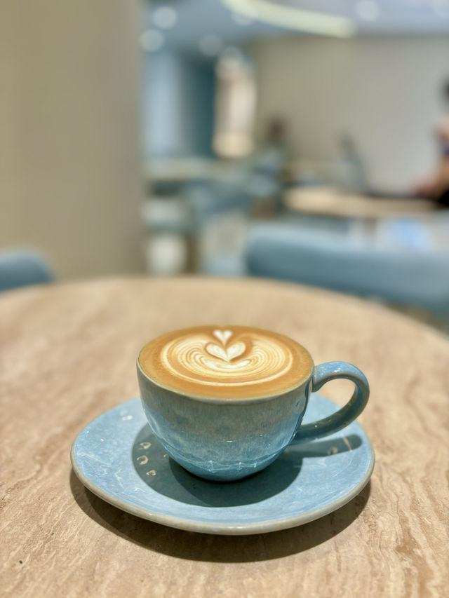 【灣仔】in:joi：淺藍色和白色為主調的優雅悠閒cafe
