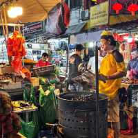 🇲🇾 Experience the Night Buzz at Petaling Street Market