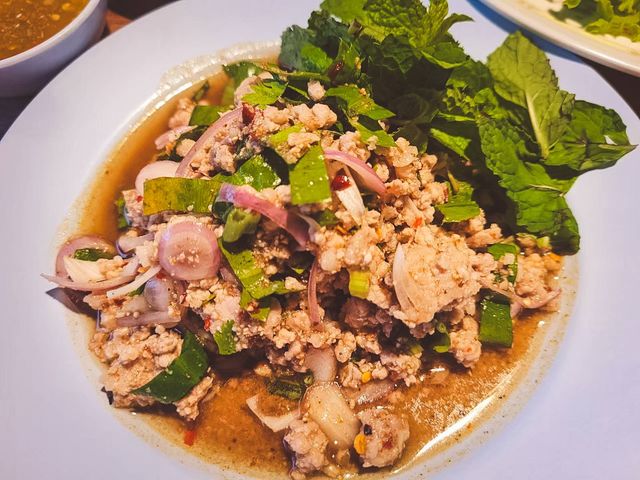 ร้านส้มตำ อีสานคลาสสิค แม่กลอง