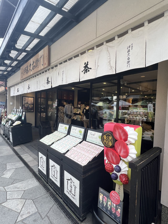 大阪出發一小時即到宇治😬體驗古色日本風‼️必行表參道🤪特色抹茶手信