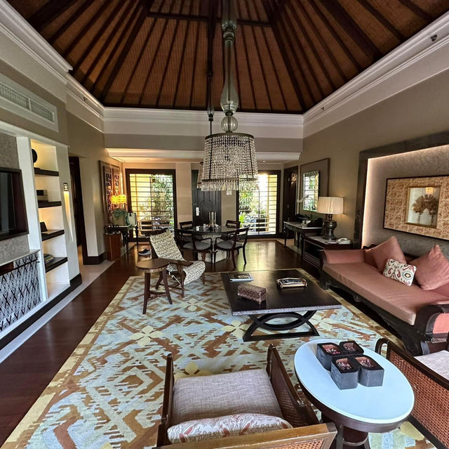St Regis Bali Resort's Luxurious Oasis