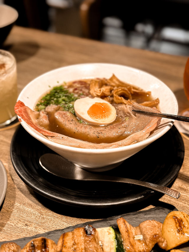 𓋜 中環酒吧外表下的隱藏美食店！