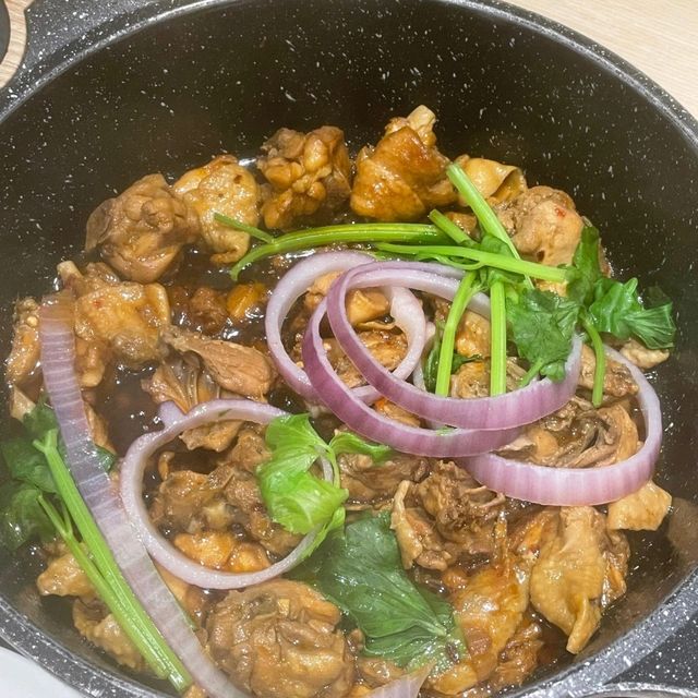 大角咀星級美食 任食雞煲及新鮮食材火鍋