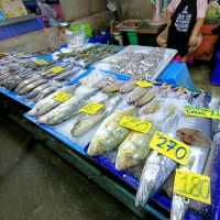 ตลาดประมงพื้นบ้านอ่างศิลา