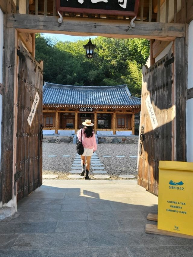 과거의 서원이 지금의 멋진 한옥카페가 된곳