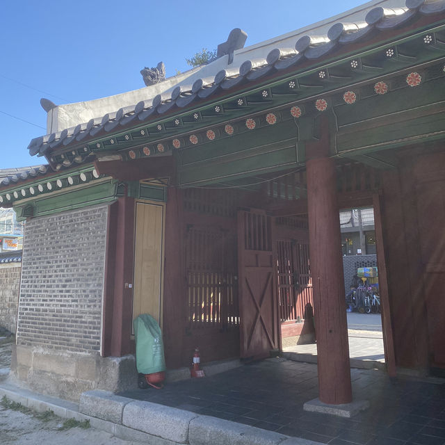 Dongmyo (Eastern Shrine) ความสงบเงียบในดงเมียว