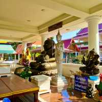 สักการะสิ่งศักดิ์สิทธิ์วัดราษฎร์ศรัทธา