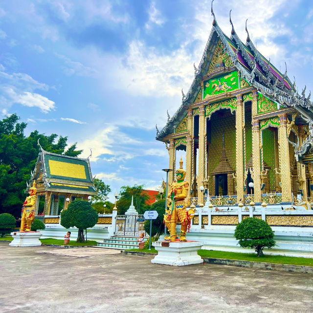 สักการะพระบรมสารีริกธาตุ วัดนามะตูม