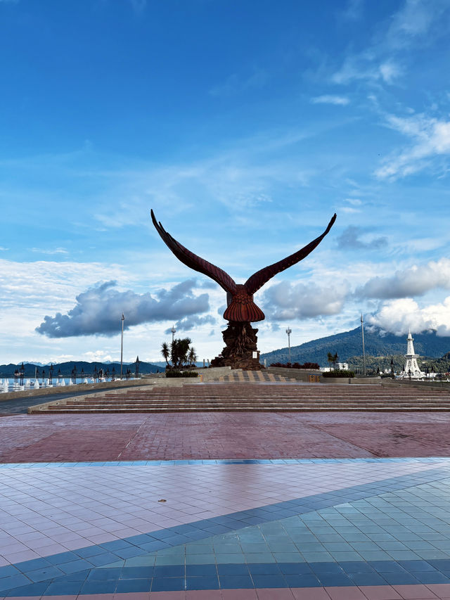 "Discover the Beauty of Langkawi Geopark and Its Majestic Eagles"