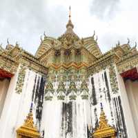 The Splendor of Wat Phra Chetuphon: Bangkok’s Reclining Treasure