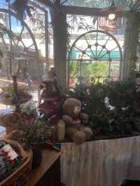 B-Story Cafe คาเฟ่สวยติดรถไฟฟ้า