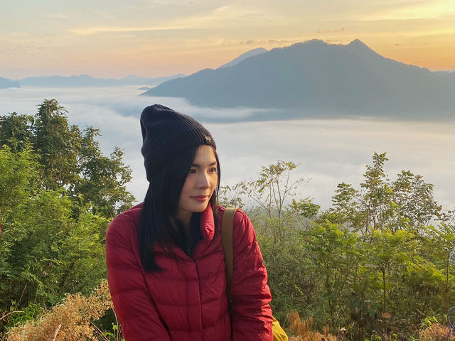 ภูทอกเชียงคาน จุดชมวิวทะเลหมอกสุดอลังการ