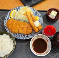 日本連鎖定食〔宮本むなし〕，神戶元町店舒適又好吃。