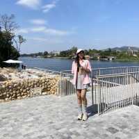 Roccia Cafe Kanchanaburi ใกล้สะพานข้ามแม่น้ำแคว