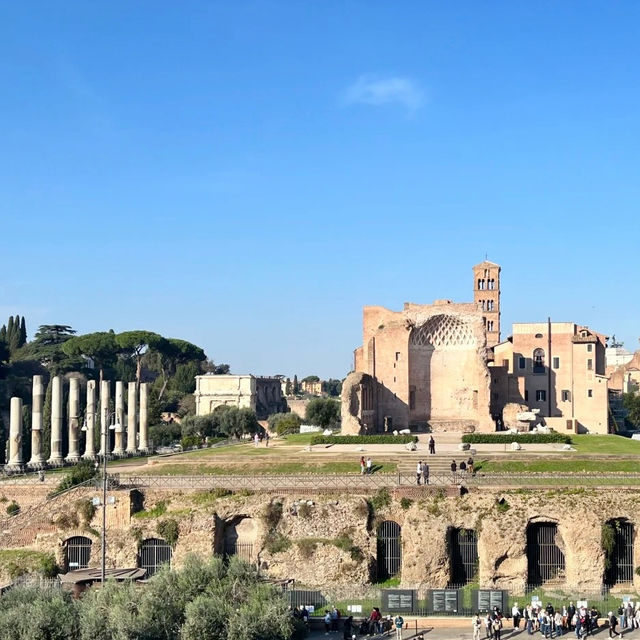Stepping Back in Time: My Awe-Inspiring Visit to the Colosseum in Rome!