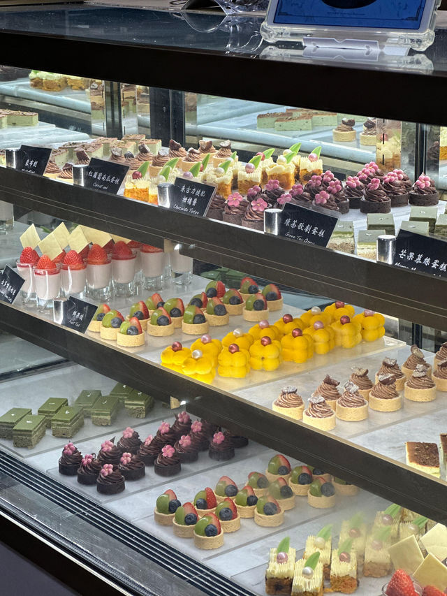 《六國酒店食Buffet慶生日》