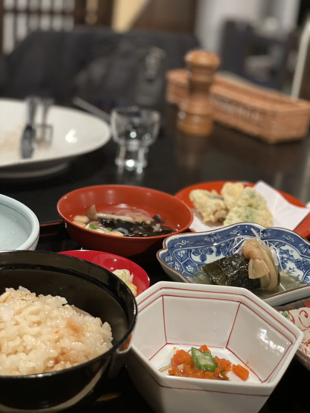 【福島×冬の旅】レトロな海鮮丼屋でいただく郷土料理