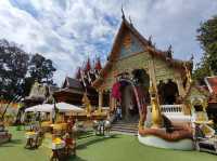 วัดสวยล้านนา ทัศนียภาพทุ่งนา ดอยภูคา อันงดงาม