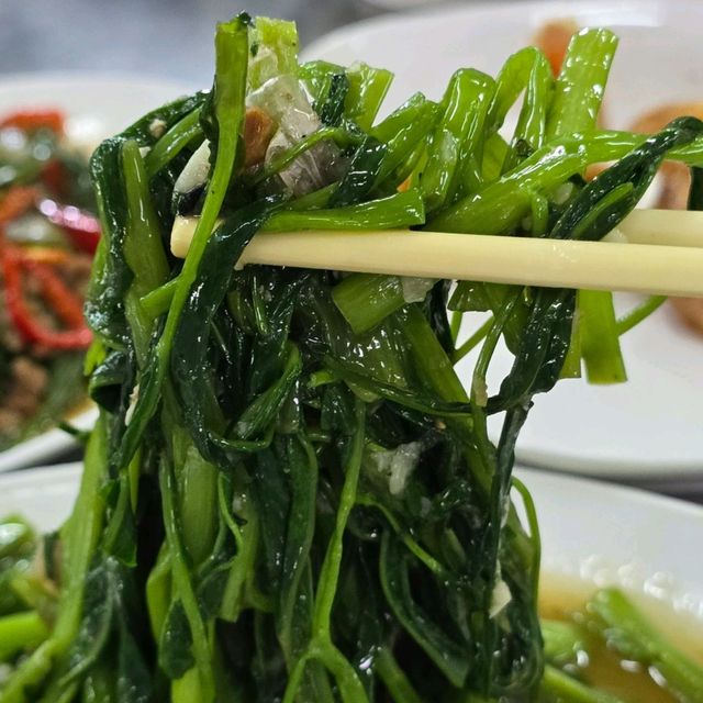🥣 ร้านข้าวต้มมีนา เชียงราย