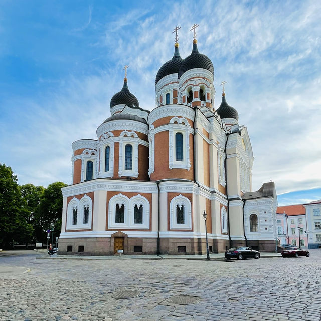 A stunning city where medieval charm meets modern vibrancy👫🎉