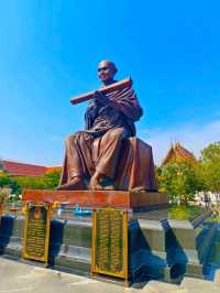 สักการะสมเด็จโต วัดระฆัง