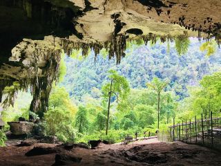 “Niah Cave: The Majestic Gateway to Prehistoric Wonders”