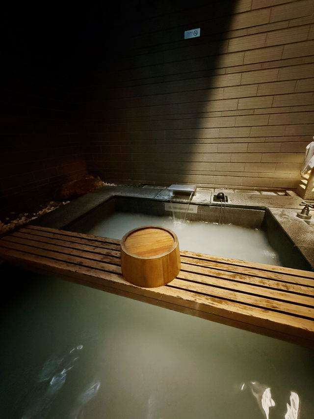 北投半露天湯屋 白湯溫泉