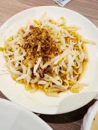A Taste of Tradition at Nam Heong Chicken Rice