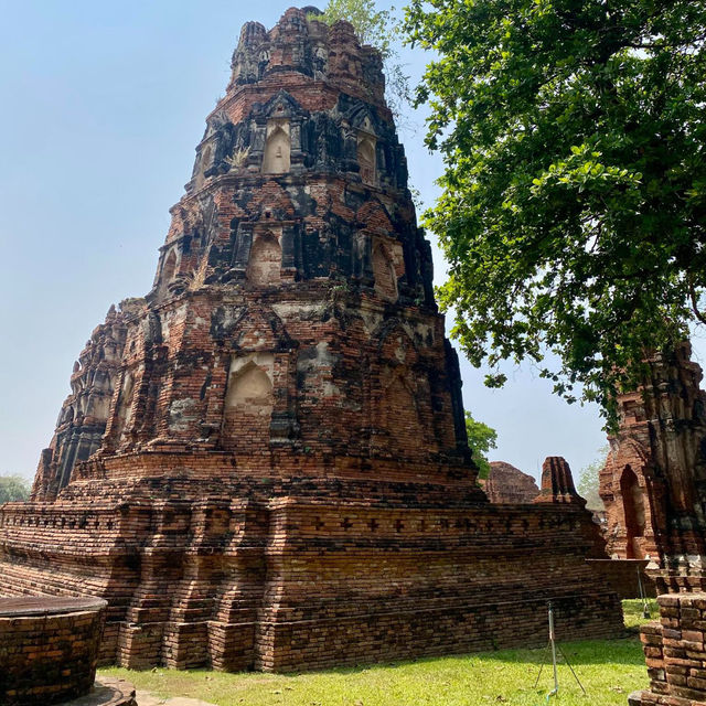 Wat Mahathat: A Sacred Historical Treasure