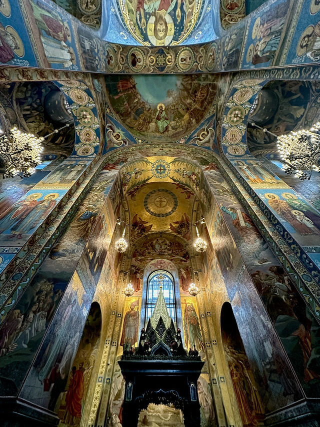 ❄️ St. Petersburg – A Melancholic Waltz of Grandeur and Ghosts