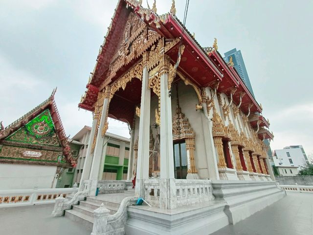 泰國曼谷湄南河畔著名古跡皇家寺廟景點：Wat Mai Chong Lom，暹羅文化藝術風格精美寺廟建築，適合打卡拍照📸冥想