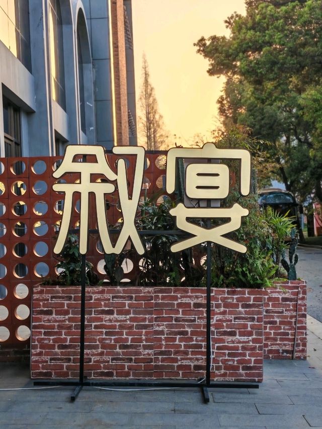 SHANGHAI with 3 teenage GIRLS