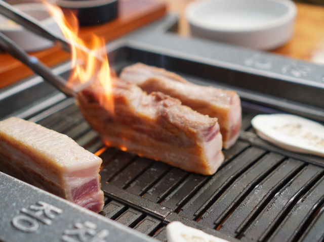 기차역 컨셉의 맛있는 군산 고기집