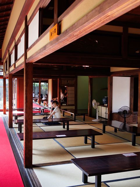 大正モダンが香る隠れ家、山本亭でひと息