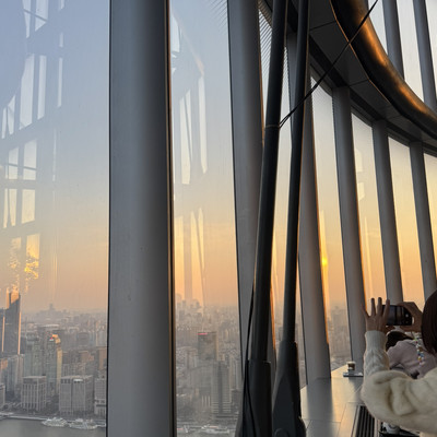 上海】上海タワーの52階にある絶景カフェ「朶雲書院」 | Trip.com 上海