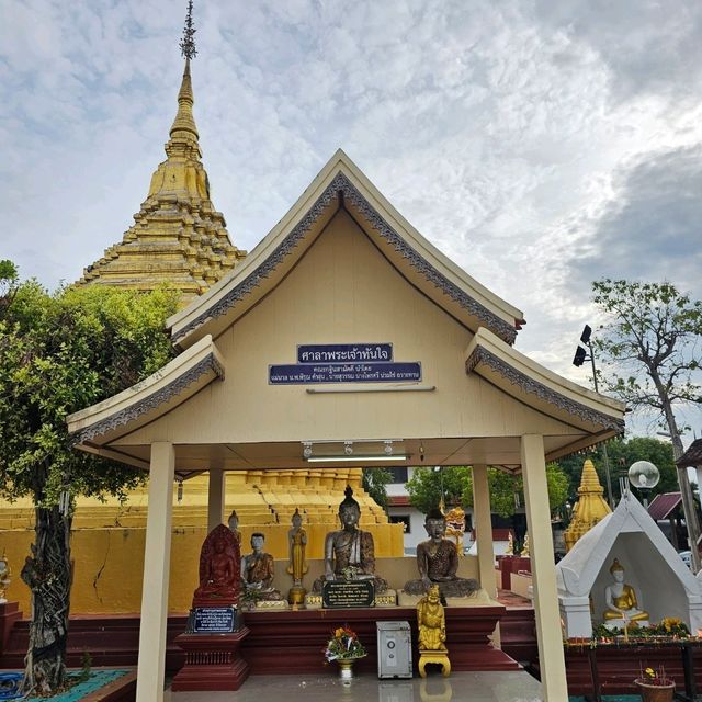 🙏🏻ไหว้พระทำบุญ | วันสันกำแพงหลวง 🙏🏻