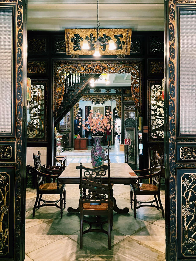 A Glimpse into Peranakan Elegance at Baba Nyonya Heritage Museum