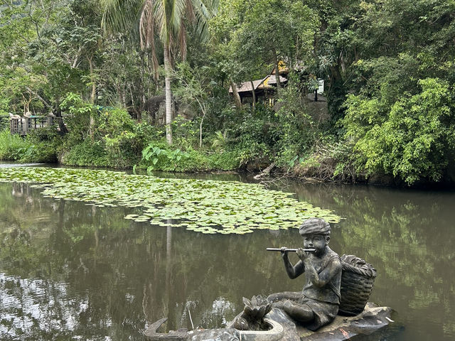 Tropical park YalongBay