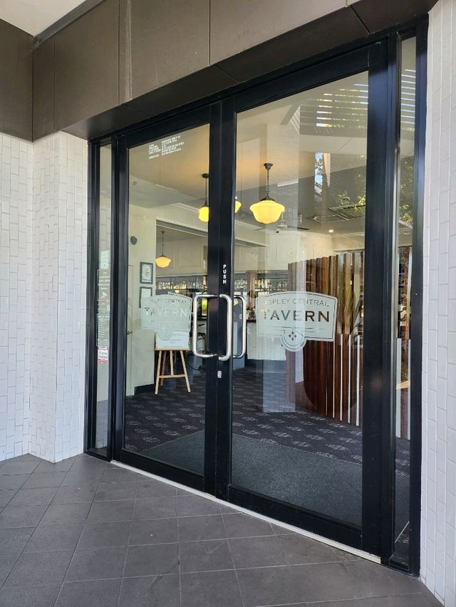 🇦🇺 Experience Relaxed Dining in Aspley, Queensland, Australia