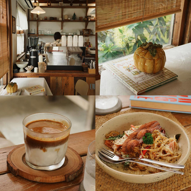 CLAY WOOD คาเฟ่สไตล์โฮมมี่ ย่านศรีนครินทร์
