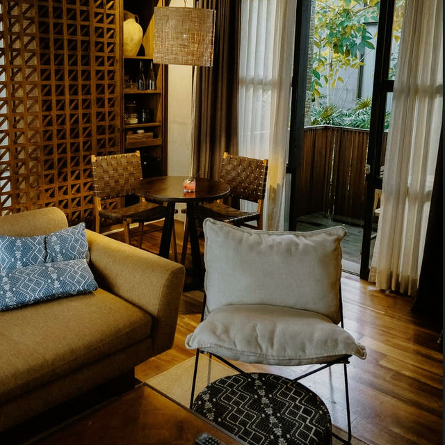 Where Modern Elegance Meets Jungle Serenity