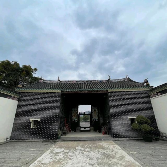 龍躍頭文物徑（Lung Yeuk Tau Heritage Trail）