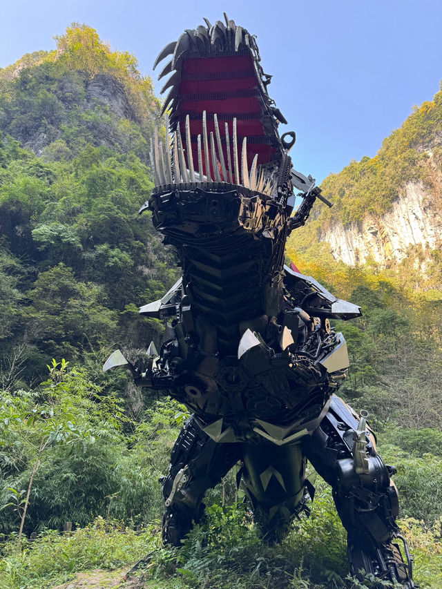 Nature’s Masterpiece in Stone: Exploring 天生三桥 in Wulong