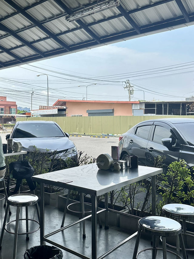 ต๋องริมทาง นนทบุรี | ร้านตามสั่งสุดปัง เมนูเลิศมาก
