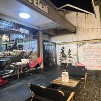 อีกา สาทร Café&Restaurant