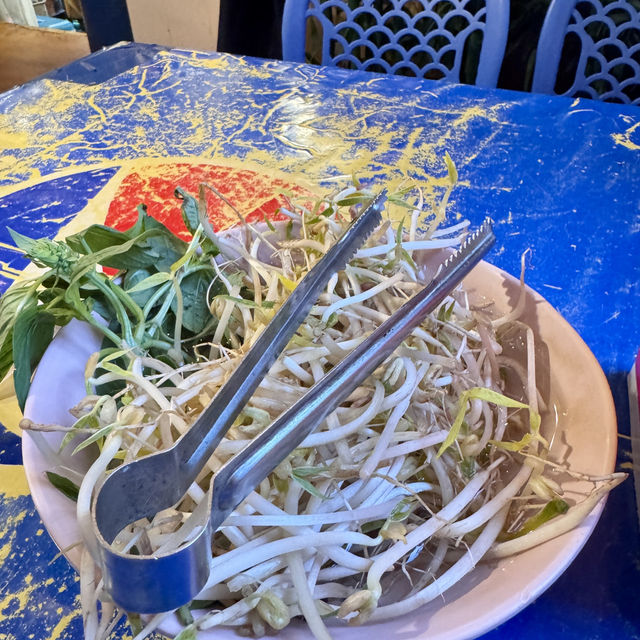 信義區巷弄的銅板美食「哈哈羅55泰式船麵」