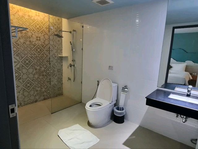 "Hatyai Signature Hotel: A Tranquil Retreat with Warm Hospitality"