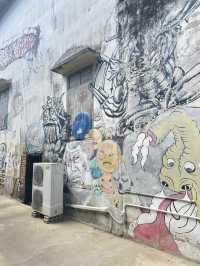 พาเดินทัวร์ถ่ายรูปกับ Street Art Banpong