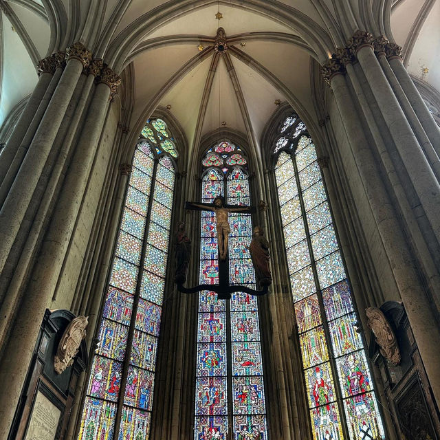 A Summer Visit to Cologne Cathedral: Gothic Grandeur Under the Sun