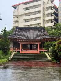 沖繩｜在幼稚園旁有蛇出沒的安里八幡宮 是糖糕丘古戰場